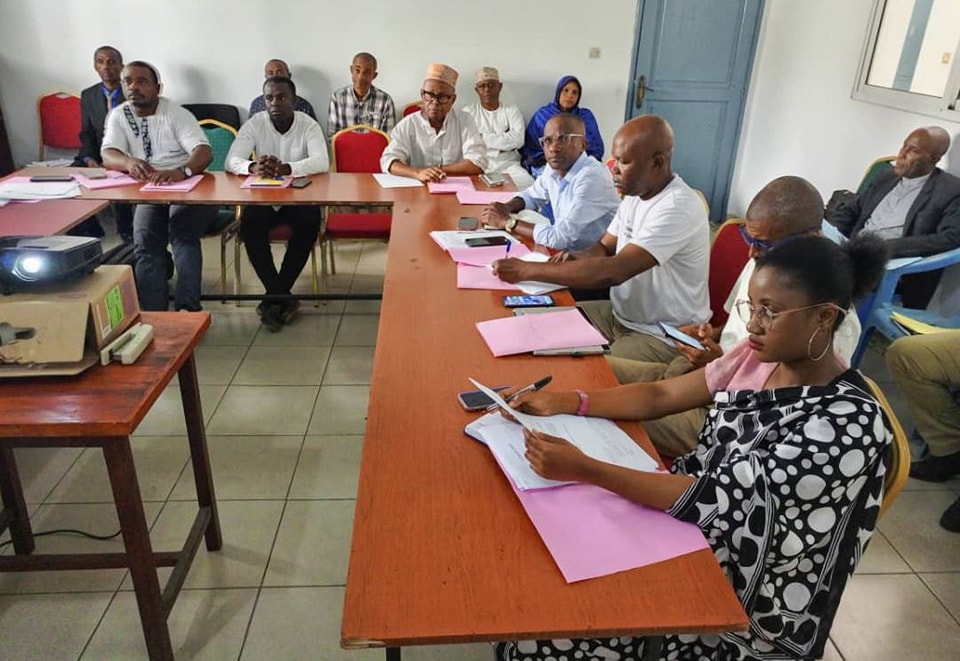 Des journalistes en immersion chez les sages